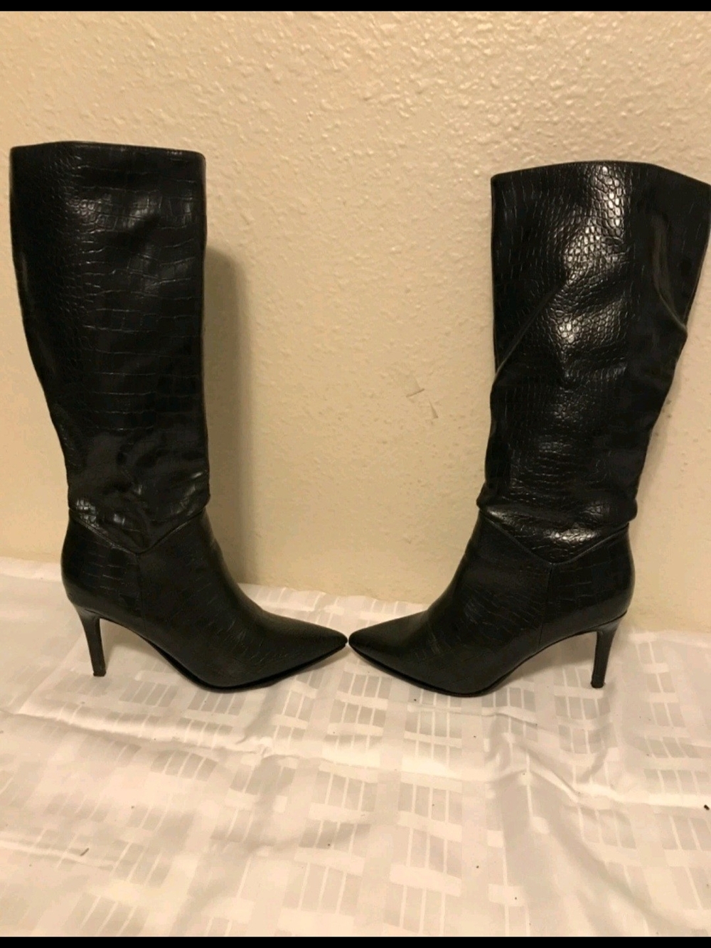 Black Pointed-Toe Mid-Heel Knee Boots - Women (Look At Pics!)